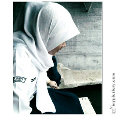 Azkhiya Permata Julia