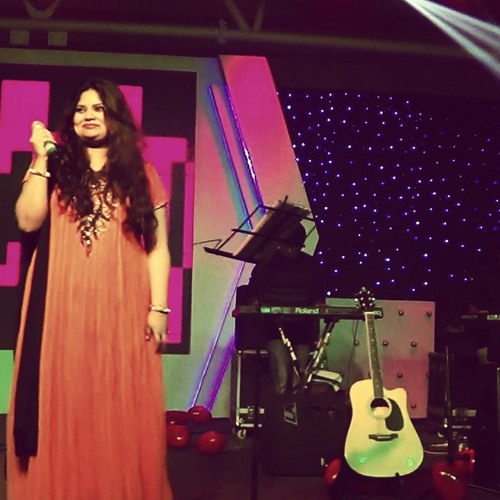 Stream Tum Hi Ho Live Simran by simran singer | Listen online for free ...