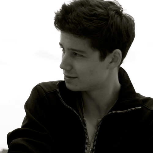 Seebix & Philipp Paertan - Run From Love  // Free DL