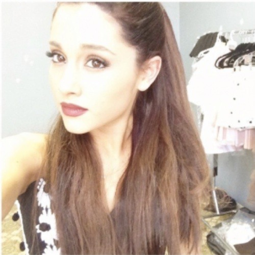 Ariana Grande         f’s avatar