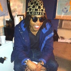 Desmond D Mills