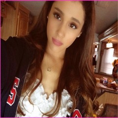 ArianaGrande321