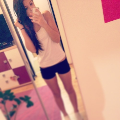 Stream Sara Lina 2 music | Listen to songs, albums, playlists for free