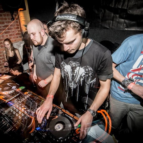 dj lowreason artist photo
