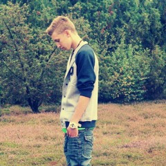 DeeJay Nikkau Official