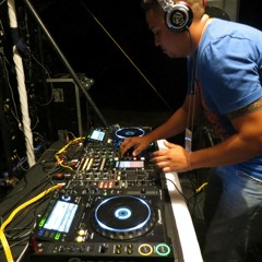 DJ hector diaz