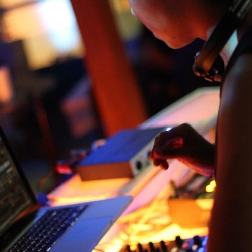 DIFFERENT WAYS (ORIGINAL MIX  )