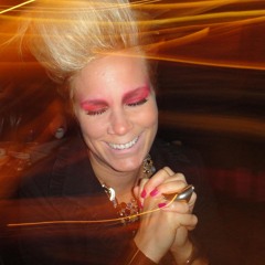 Glamazon Leila