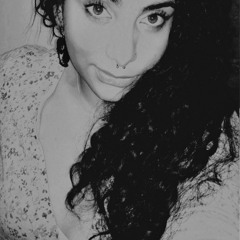 Beatriz Fernandes 27