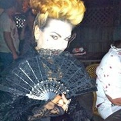 RisQue Angeleequa Triskay