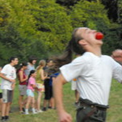 isten háta mögött