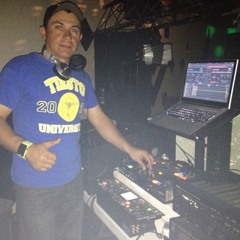 Roberto Villalobos 4