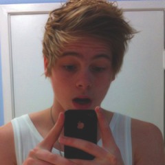 Luke_Hemmings