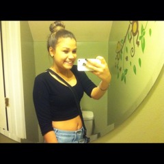 AlyzaCabello_