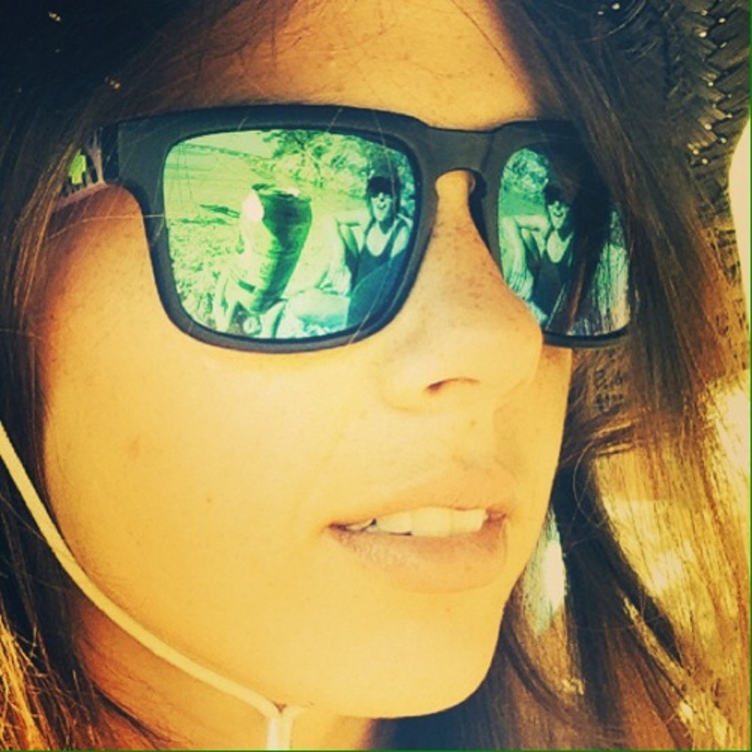 U jinsiy olatni ichiga antenna tiqdi.