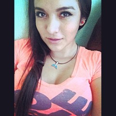 Karen Larios 19