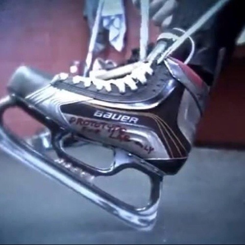 Задник на коньках. Задник на коньках. Язычок для коньков bauer. Задник для коньков. Задник на коньках.