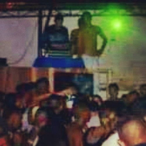 MC MG DO P.U -HOJE EU TO LOUCO , EU TO EMBRAZADO ( DJ VITINHO )