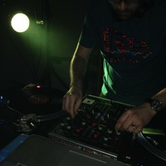 C-ROM AKTIF