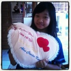 Velisia Vivi Anglena