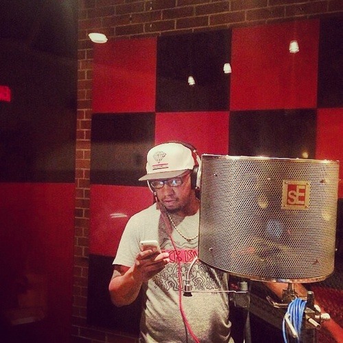Sneak Pree -ITS GOIN DOWN feat. D Walt
