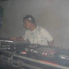 DJ JUNINHO B