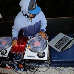 Dj W_