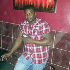 Luis Alberto Flores 17