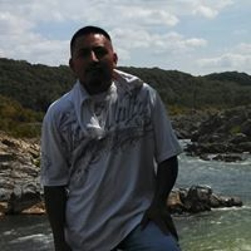 Roberto Chavez 21’s avatar