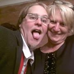 Ashley Davies Ajsbay