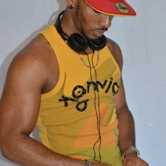 DJ BLACK SWANN