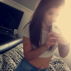 @Laceylou27