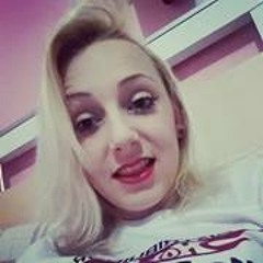 Letícia.