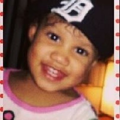 Lisamarie Livelaughlove