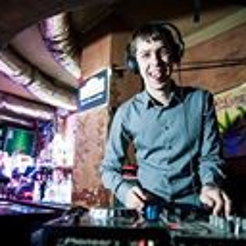 Dj dream tim. Dj dreams. Диджей leonov. Dj dream. Dj dreams.