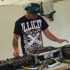 dj statue