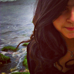 Yasmine Larbi 1