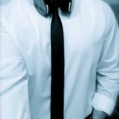 DJLouieBee