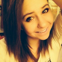 Laura Raphaela Ninon