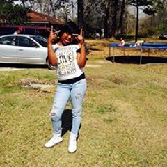 Latyra Lashai Pinestraw