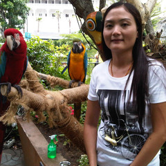 Emi Theng