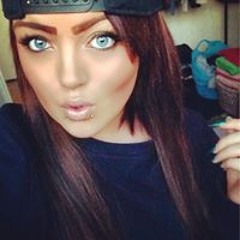 Detrás De Las Sonrisas