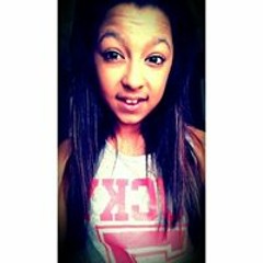 Elle ಌಌ Mckenzie