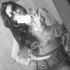 Andressa Dessa Tener