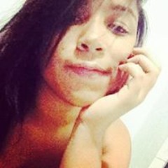 Caroline V. Araújo