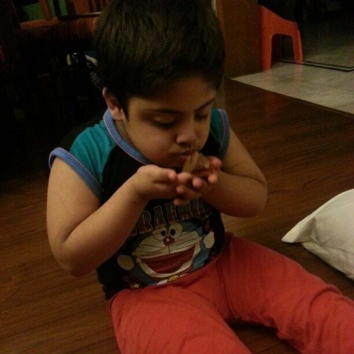 Shayad_Tu_Mujhse_Pyar_Karti_Ha