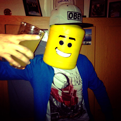 Sneakbo - Her Name (lego-head)