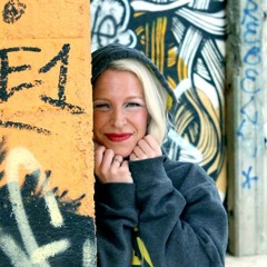 Fantaska Ausder Bodenluke