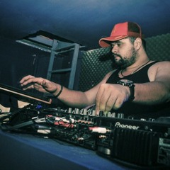 Alejandro Mendo (A.M.)