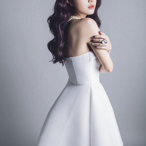 Tát Nhật Lãng Rực Rỡ - 火红的萨日朗 - Thái Trinh cover (song ngữ Việt - Trung)